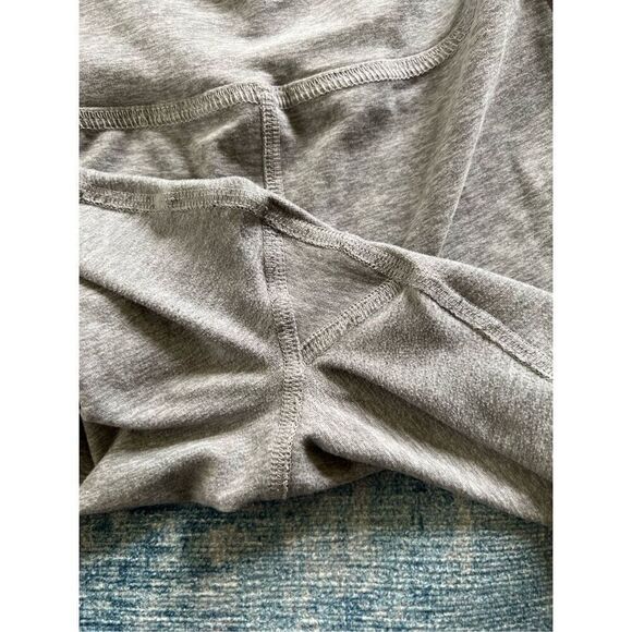 Beyond Yoga X Peloton Light Heathered Gray Purple Cropped High Rise Leggings M - Picture 4 of 6